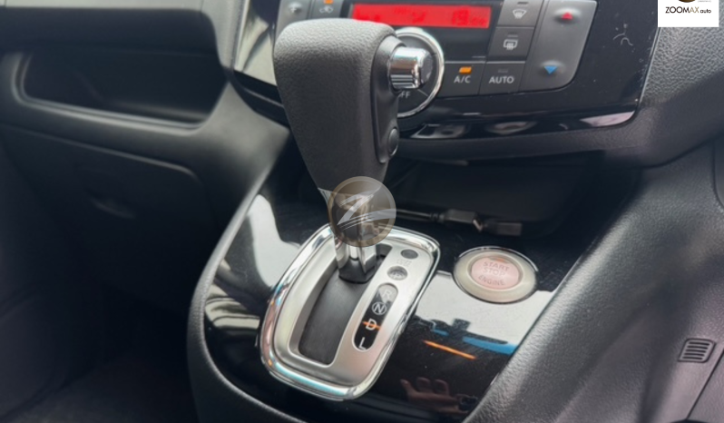 
								2017 Nissan Serena 2.0 (A) S-HYBRID HIGHWAY STAR full									